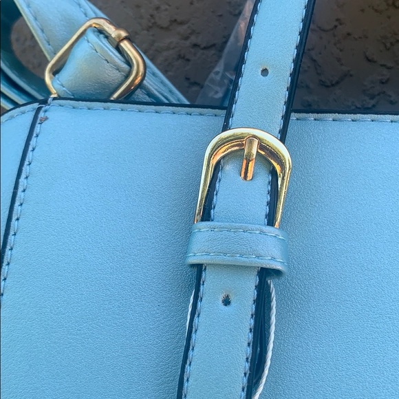 NWT Boutique Small Shimmer Blue Crossbody - Picture 2 of 4